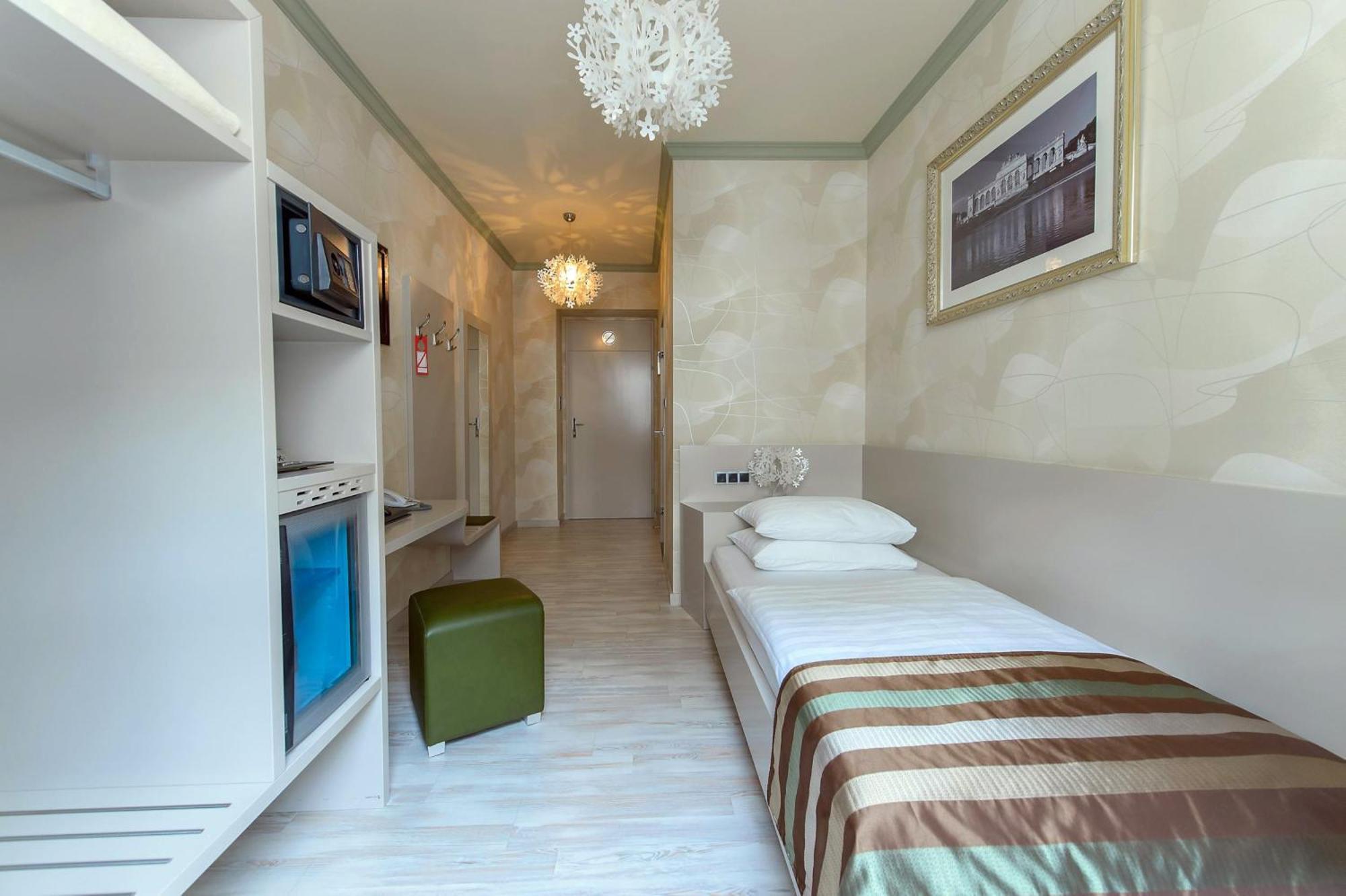 Single Room,1697806608:JPEG